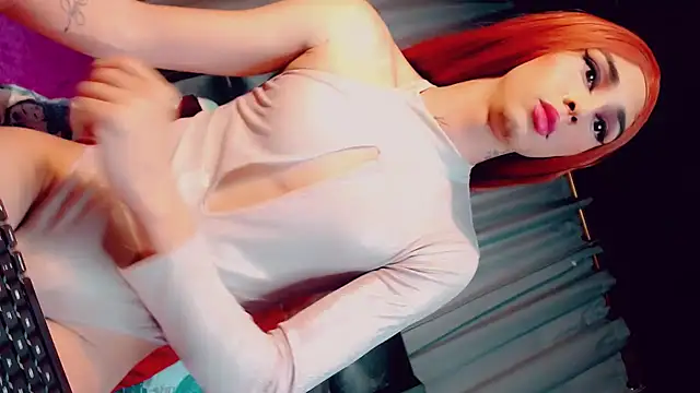 Snapshot of CharlotteBigCock chatting on January 17, 4:04 pm CharlotteBigCock online show from January 17, 4:04 pm