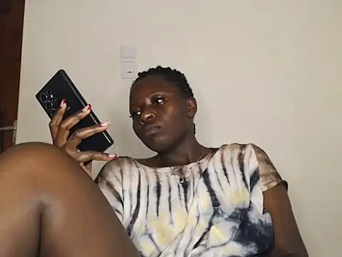 queenofqueens96 online show from March 18, 4:37 am