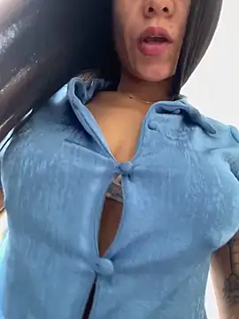 Snapshot of Reggie-Liam chatting on February 19, 3:49 pm Reggie-Liam online show from February 19, 3:49 pm