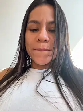 Reggie-Liam online show from February 18, 7:43 pm