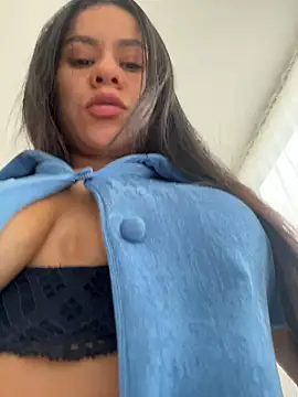 Reggie-Liam online show from May 5, 8:39 pm