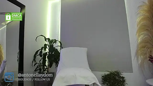 Snapshot of antonella_dom1 chatting on March 24, 6:57 pm antonella dom1 online show from March 24, 6:57 pm