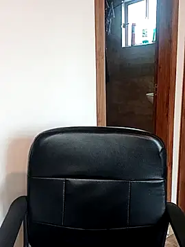 Snapshot of hazel_milf chatting on February 24, 9:31 pm hazel milf online show from February 24, 9:31 pm