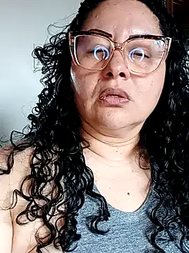 Snapshot of hazel_milf chatting on October 19, 5:35 pm hazel milf online show from October 19, 5:35 pm