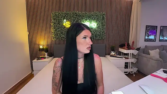Snapshot of LizaRoxx chatting on July 1, 5:45 pm LizaRoxx online show from July 1, 5:45 pm