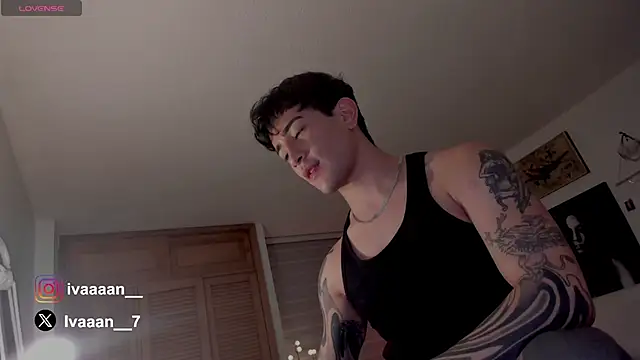 ivaaaan  online show from December 29, 1:24 am