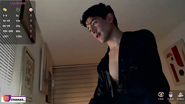 Snapshot of ivaaaan_ chatting on June 20, 8:33 pm ivaaaan online show from June 20, 8:33 pm