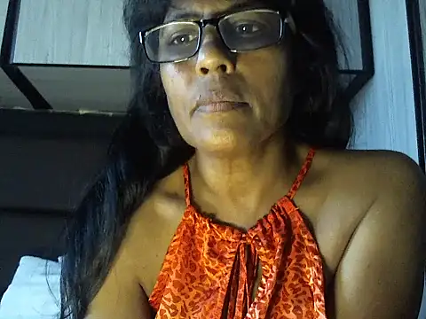 MsAttitude online show from February 18, 6:09 am