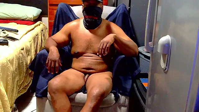 Snapshot of CharlesBlk79_ chatting on January 31, 7:11 pm CharlesBlk79 online show from January 31, 7:11 pm