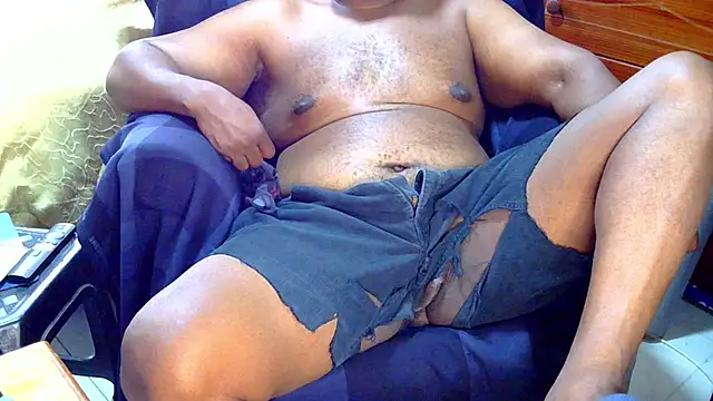 Snapshot of CharlesBlk79_ chatting on February 25, 10:36 am CharlesBlk79 online show from February 25, 10:36 am