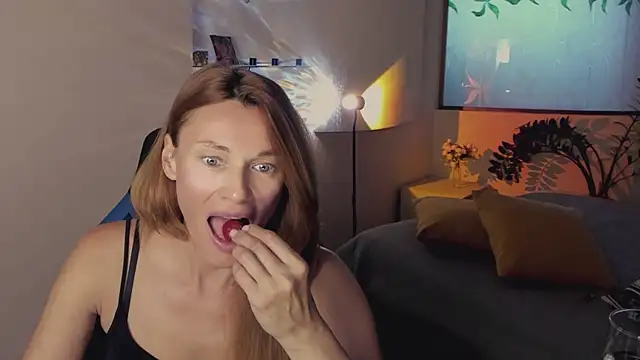 MistyBarnes online show from June 14, 3:58 pm