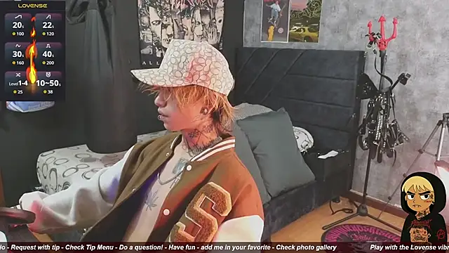 Snapshot of AcidMilo chatting on November 15, 12:02 pm AcidMilo online show from November 15, 12:02 pm