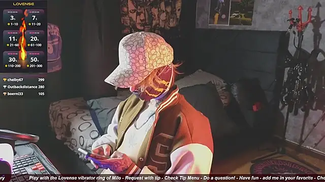 Snapshot of AcidMilo chatting on November 16, 12:05 am AcidMilo online show from November 16, 12:05 am