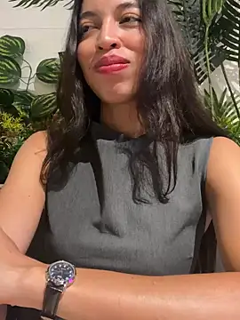 Snapshot of Nikol-JE chatting on December 15, 11:42 pm Nikol-JE online show from December 15, 11:42 pm
