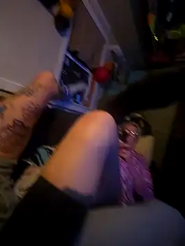 Snapshot of hotnicz10 chatting on February 3, 4:10 am hotnicz10 online show from February 3, 4:10 am