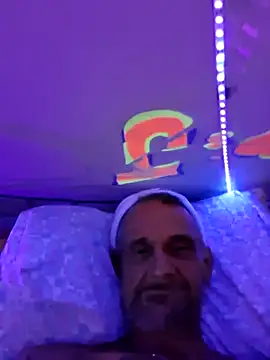 Snapshot of hotnicz10 chatting on March 21, 11:37 am hotnicz10 online show from March 21, 11:37 am