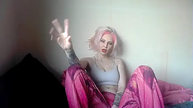 Snapshot of kittyazora chatting on December 3, 1:10 pm kittyazora online show from December 3, 1:10 pm