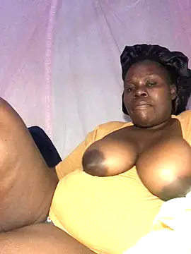 Snapshot of sweett_shaley chatting on November 26, 1:06 am sweett shaley online show from November 26, 1:06 am