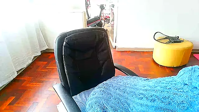 Snapshot of Charlie-Crawford chatting on February 20, 10:59 am Charlie-Crawford online show from February 20, 10:59 am