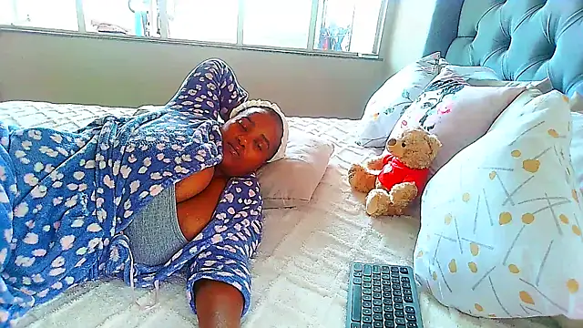 Snapshot of Charlie-Crawford chatting on February 21, 4:26 pm Charlie-Crawford online show from February 21, 4:26 pm