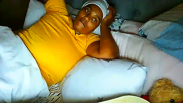 Snapshot of Charlie-Crawford chatting on March 22, 8:04 pm Charlie-Crawford online show from March 22, 8:04 pm