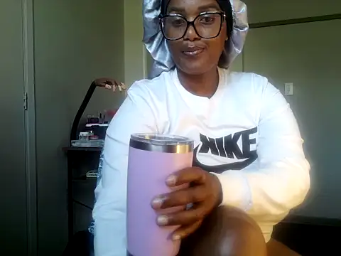 Snapshot of Charlie-Crawford chatting on October 3, 10:01 am Charlie-Crawford online show from October 3, 10:01 am