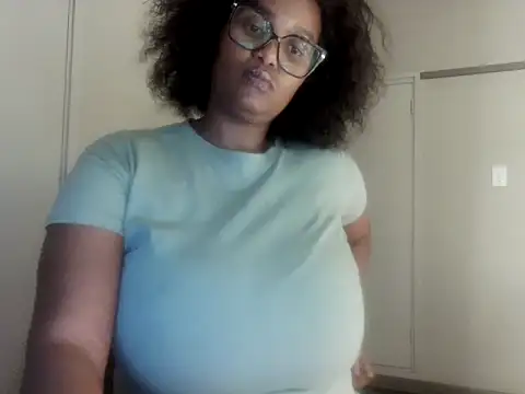 Snapshot of Charlie-Crawford chatting on October 13, 4:29 pm Charlie-Crawford online show from October 13, 4:29 pm