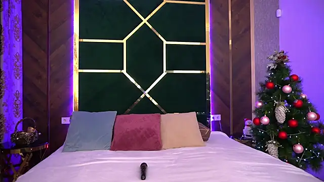 Snapshot of LittleeCutee chatting on January 18, 10:39 am LittleeCutee online show from January 18, 10:39 am