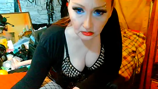 dominatrixredsonyja online show from May 15, 9:00 pm