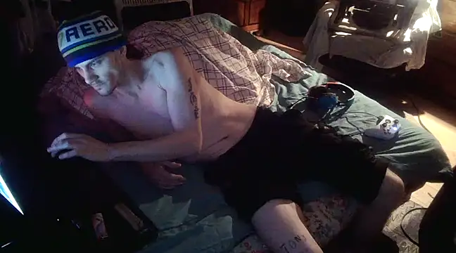 Snapshot of xxxTony999 chatting on February 5, 1:15 am xxxTony999 online show from February 5, 1:15 am