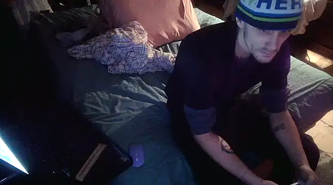 Snapshot of xxxTony999 chatting on February 8, 6:54 am xxxTony999 online show from February 8, 6:54 am