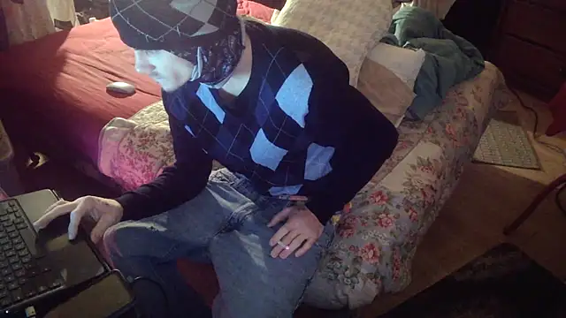 Snapshot of xxxTony999 chatting on February 13, 9:27 pm xxxTony999 online show from February 13, 9:27 pm