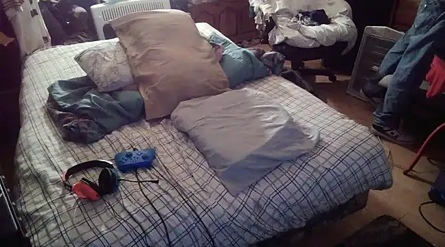 Snapshot of xxxTony999 chatting on March 4, 7:54 pm xxxTony999 online show from March 4, 7:54 pm