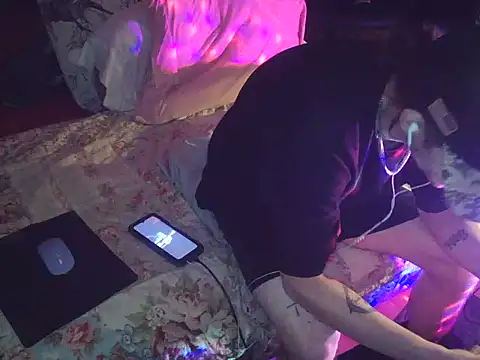 Snapshot of xxxTony999 chatting on March 10, 4:28 am xxxTony999 online show from March 10, 4:28 am