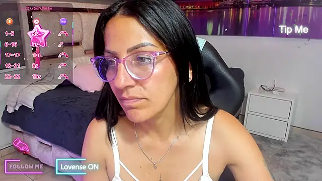 alma blue online show from March 7, 11:46 pm