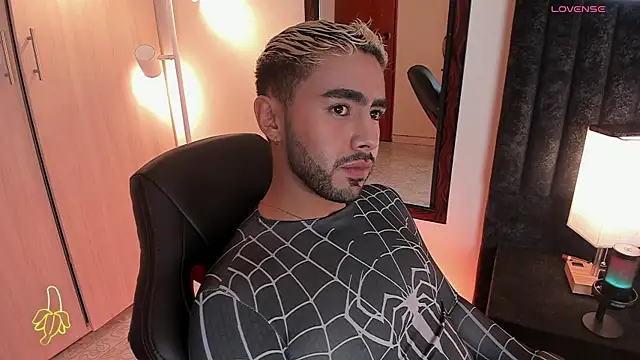 ItsMeEros online show from October 11, 9:35 pm