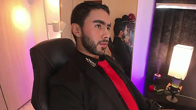 Snapshot of ItsMeEros chatting on December 13, 10:37 pm ItsMeEros online show from December 13, 10:37 pm