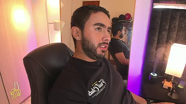 Snapshot of ItsMeEros chatting on December 14, 10:14 pm ItsMeEros online show from December 14, 10:14 pm