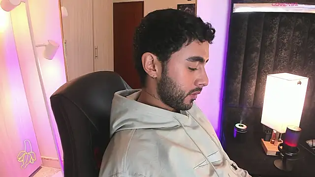 Snapshot of ItsMeEros chatting on February 4, 11:09 pm ItsMeEros online show from February 4, 11:09 pm