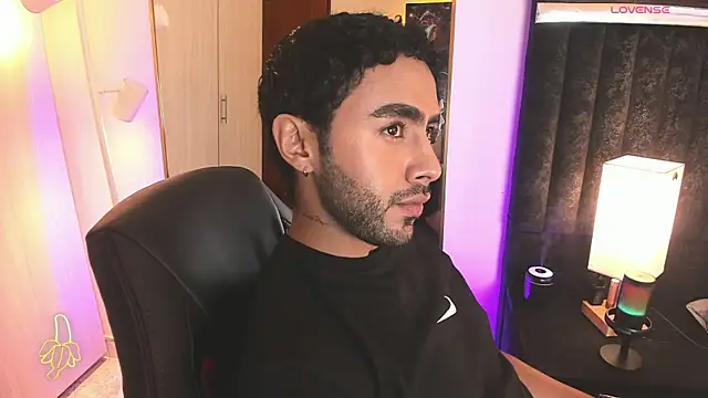 Snapshot of ItsMeEros chatting on February 8, 10:02 pm ItsMeEros online show from February 8, 10:02 pm