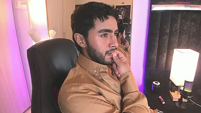 Snapshot of ItsMeEros chatting on February 15, 10:06 pm ItsMeEros online show from February 15, 10:06 pm