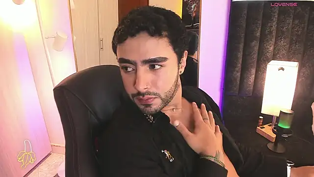 Snapshot of ItsMeEros chatting on February 21, 7:37 pm ItsMeEros online show from February 21, 7:37 pm