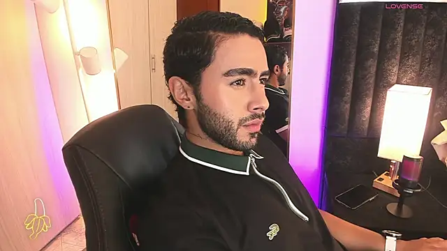 Snapshot of ItsMeEros chatting on February 25, 9:13 pm ItsMeEros online show from February 25, 9:13 pm