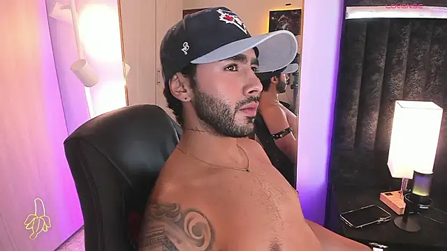 Snapshot of ItsMeEros chatting on March 8, 10:13 pm ItsMeEros online show from March 8, 10:13 pm