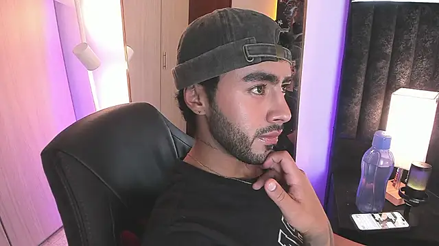 Snapshot of ItsMeEros chatting on March 10, 10:26 pm ItsMeEros online show from March 10, 10:26 pm