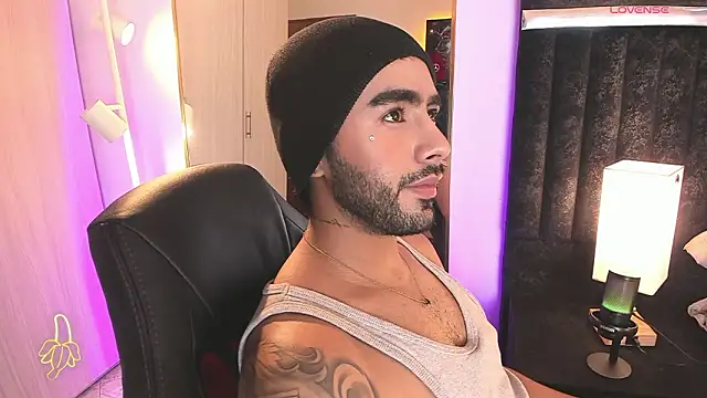 Snapshot of ItsMeEros chatting on March 13, 10:38 pm ItsMeEros online show from March 13, 10:38 pm