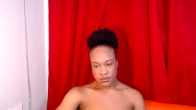 Snapshot of dirtydolltsx chatting on June 6, 12:32 pm dirtydolltsx online show from June 6, 12:32 pm