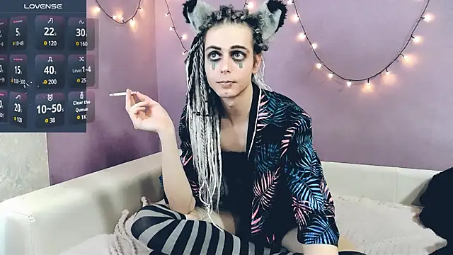 Snapshot of Littlepinkcat chatting on February 12, 5:05 am Littlepinkcat online show from February 12, 5:05 am