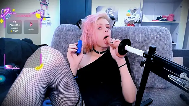 Snapshot of Littlepinkcat chatting on October 2, 11:12 pm Littlepinkcat online show from October 2, 11:12 pm