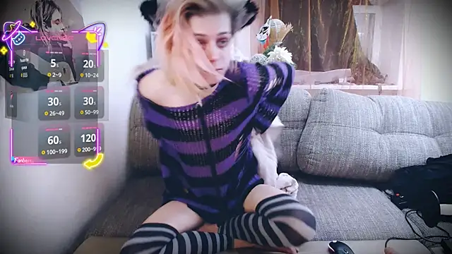 Snapshot of Littlepinkcat chatting on November 14, 8:51 pm Littlepinkcat online show from November 14, 8:51 pm